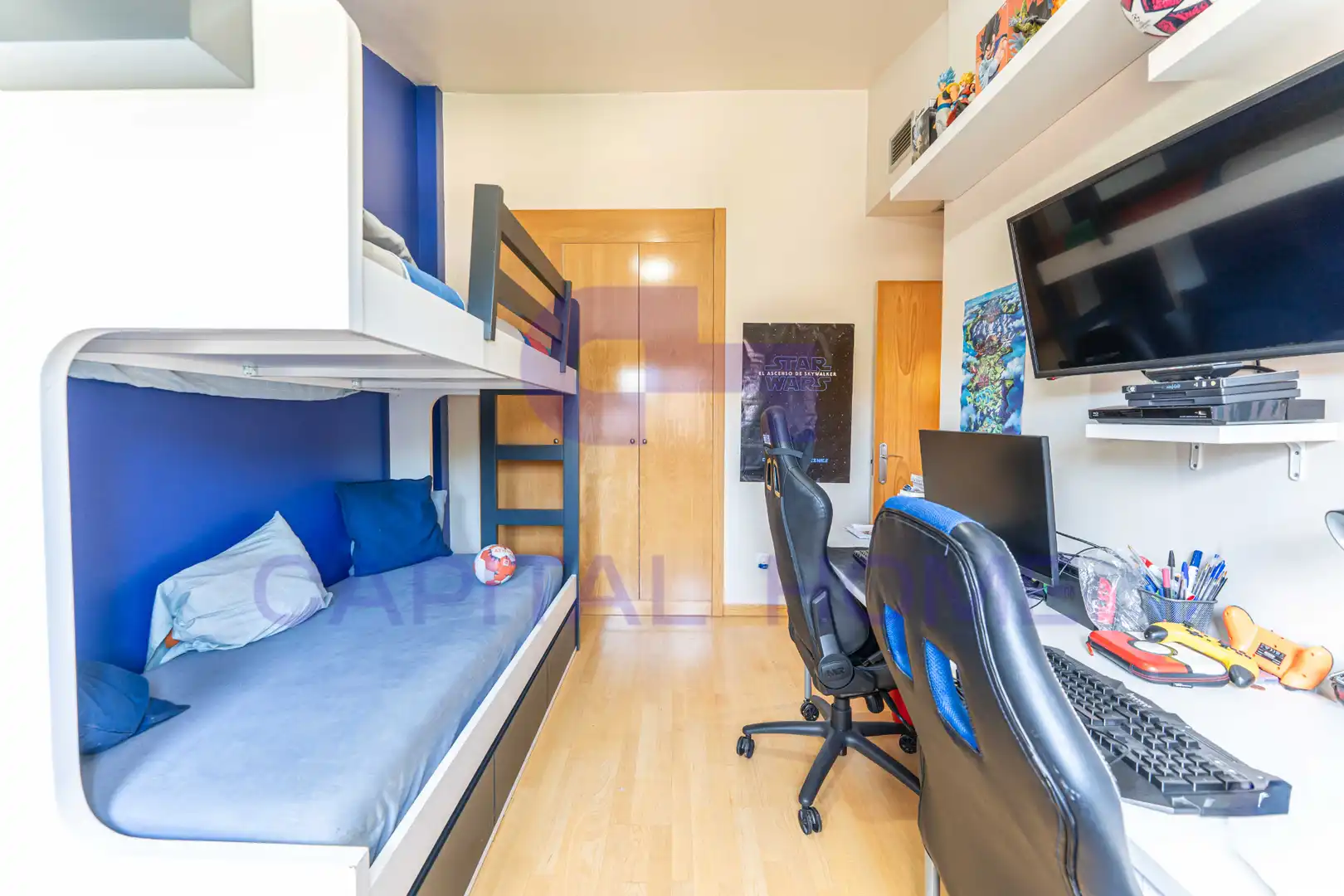 Habitación de Casa adosada en venta en Navalcarnero con Aire acondicionado, Calefacción y Jardín privado