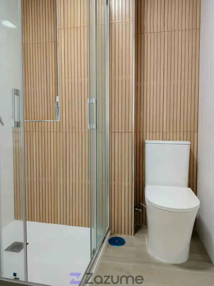 Badezimmer von Wohnung zur Miete in Sevilla mit Klimaanlage, Heizung und Möbliert