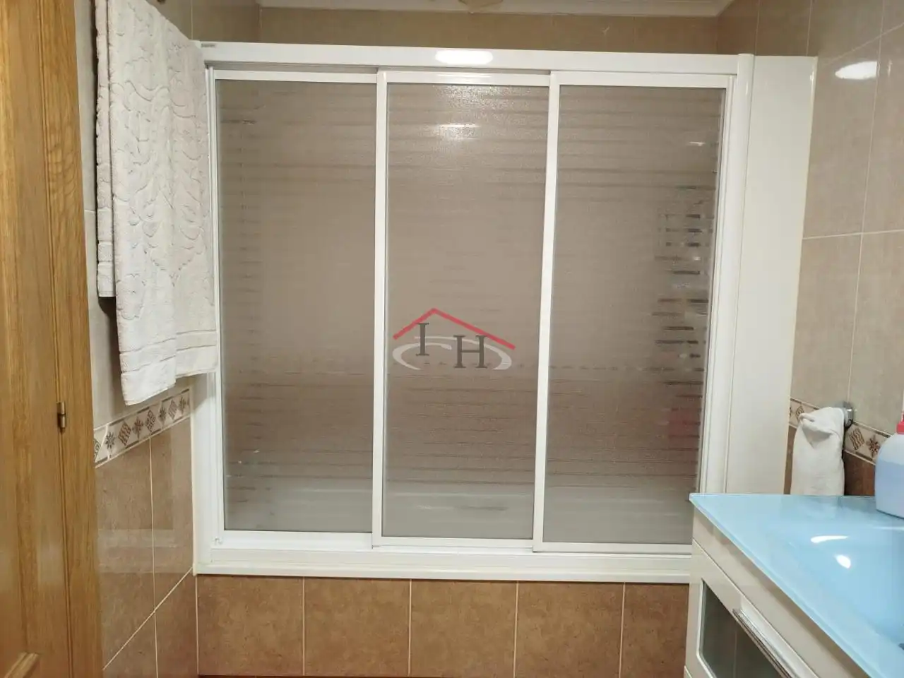Bathroom of Apartments for sale in San Andrés del Rabanedo  with Heating, Parquet flooring and Terrace