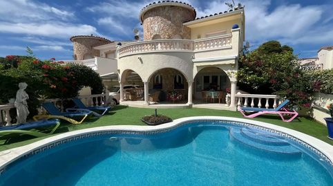 Villa encantadora a pocos pasos del centro y la playa, con piscina, garaje y excelente orientación suroeste. Tu refugio ideal!, imatge 2