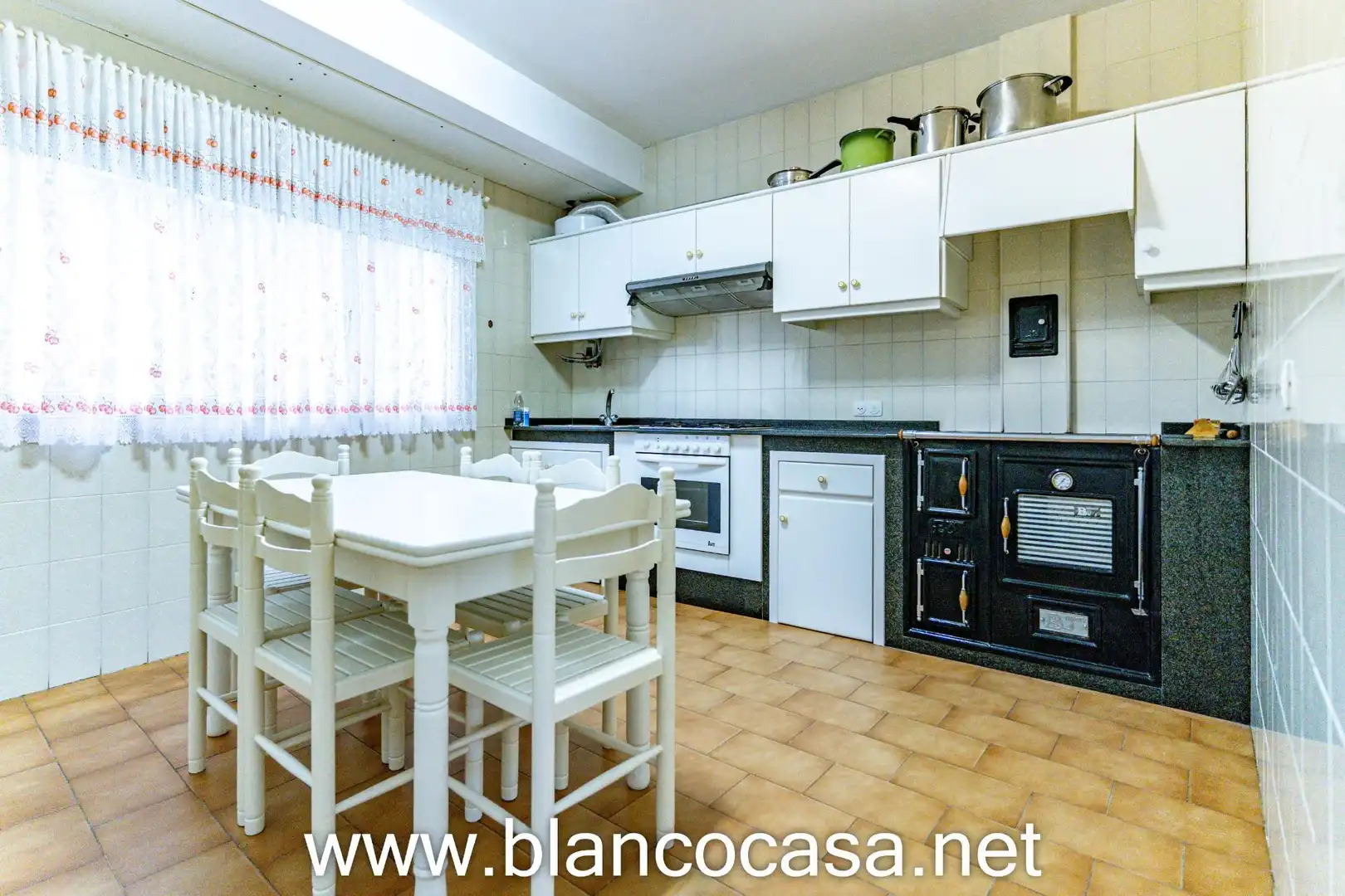 Cocina de Casa o chalet en venta en Malpica de Bergantiños con Calefacción, Trastero y Amueblado
