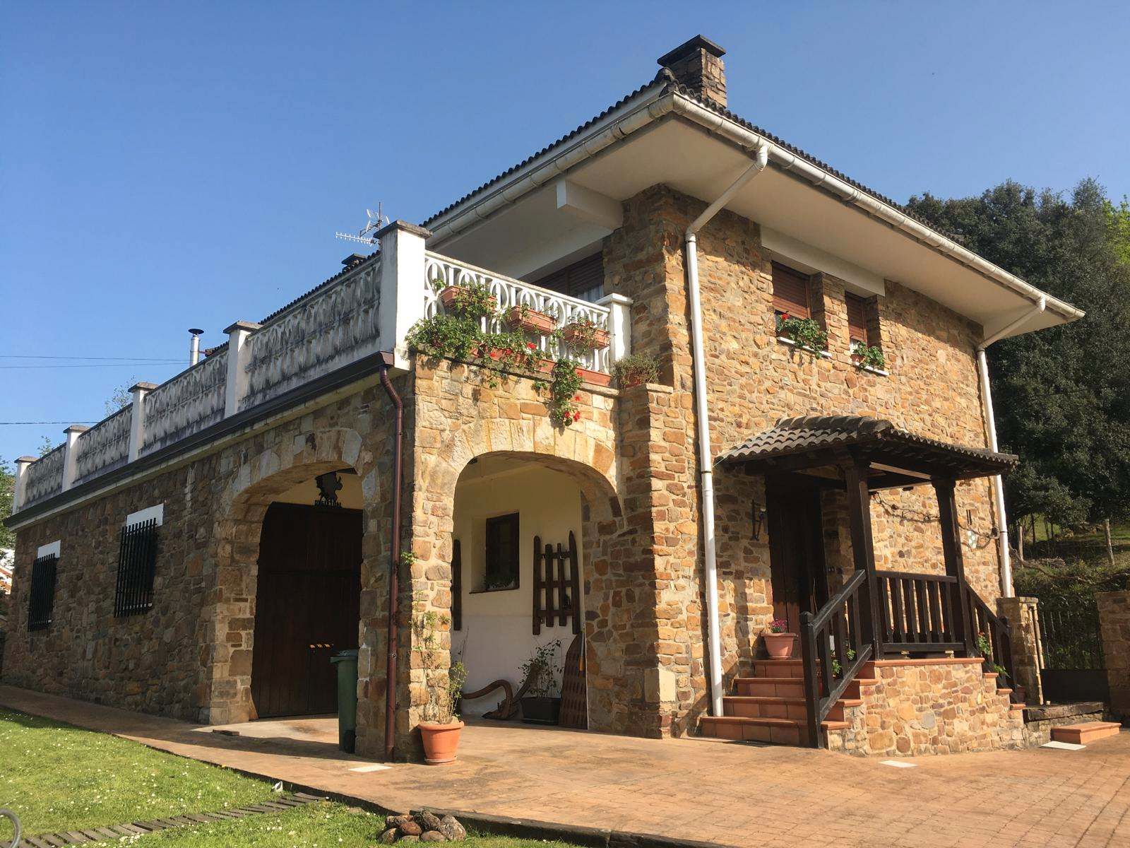Exterior view of House or chalet for sale in Laudio / Llodio  with Heating, Private garden and Terrace