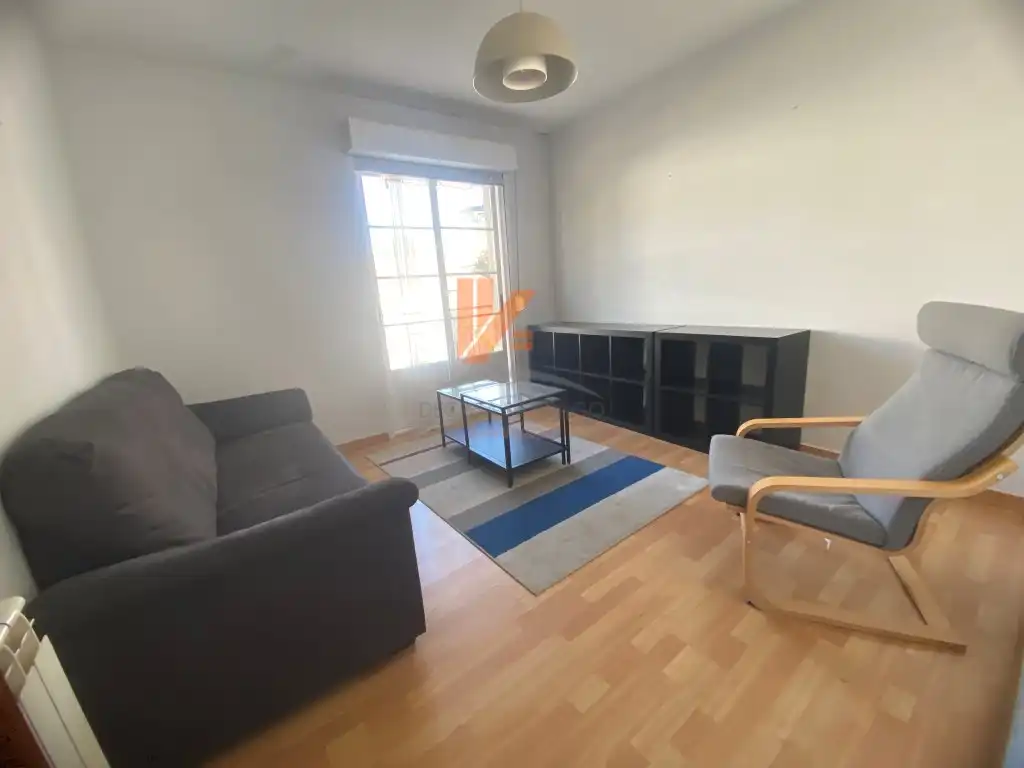 Sala d'estar de Pis de lloguer en Santiago de Compostela  amb Moblat