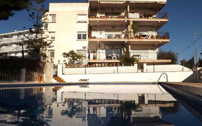 Piscina de Planta baixa en venda en Calafell amb Aire condicionat, Calefacció i Jardí privat