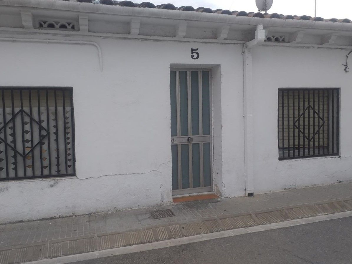 Vista exterior de Casa adosada en venda en Montcada i Reixac