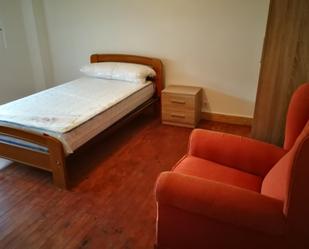 Bedroom of Flat to rent in Santiago de Compostela 