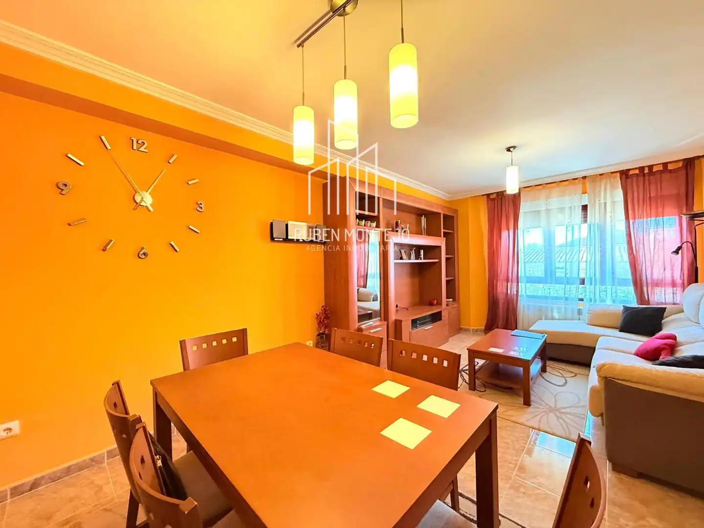 Comedor de Casa adosada en venta en Galindo y Perahuy con Calefacción, Jardín privado y Terraza