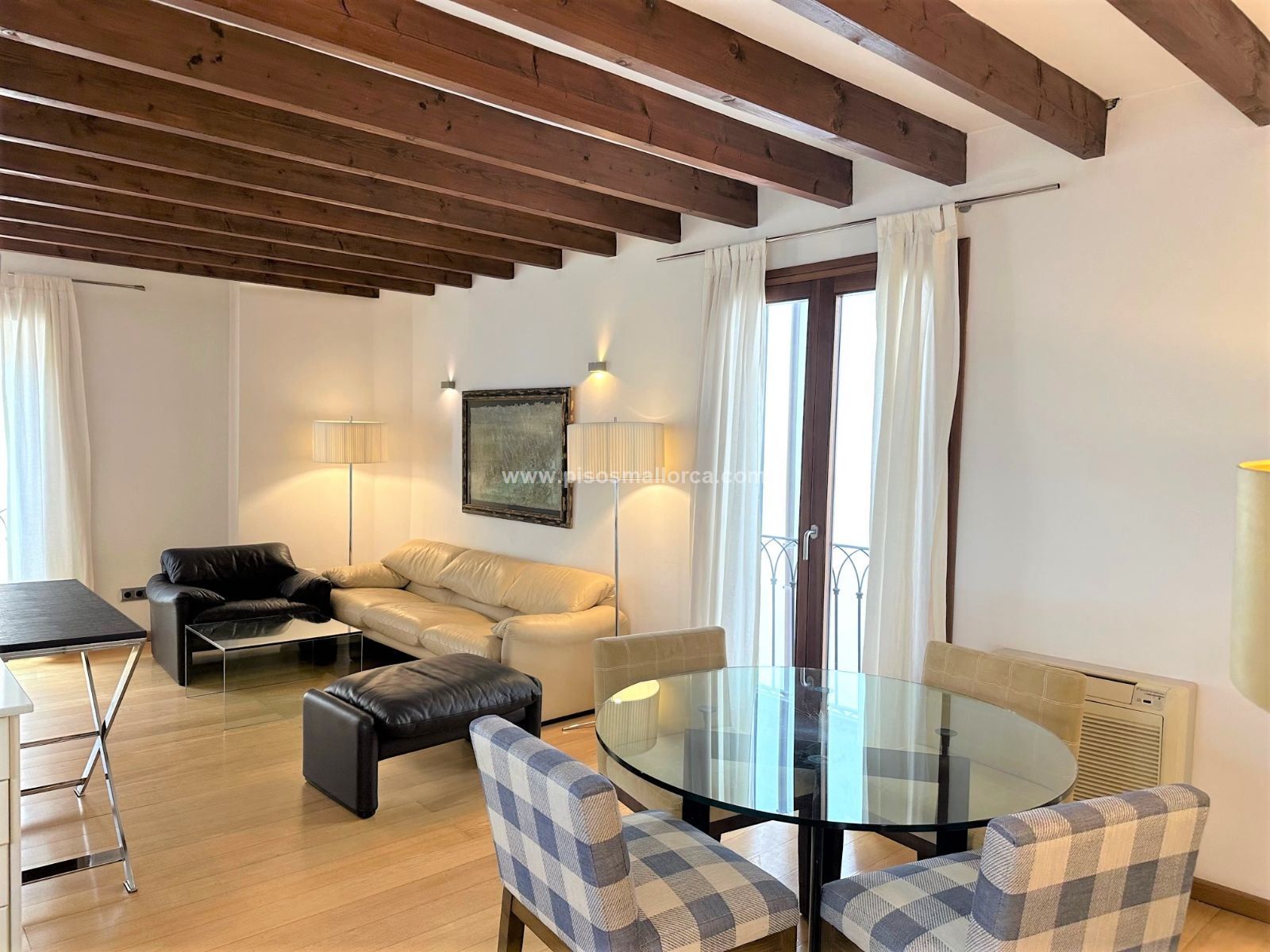 Flat to rent in Cort