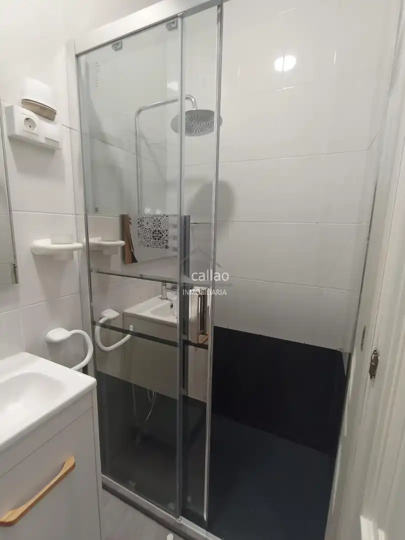 Bathroom of Apartments for rent in Ferrol  with Heating and Furnished