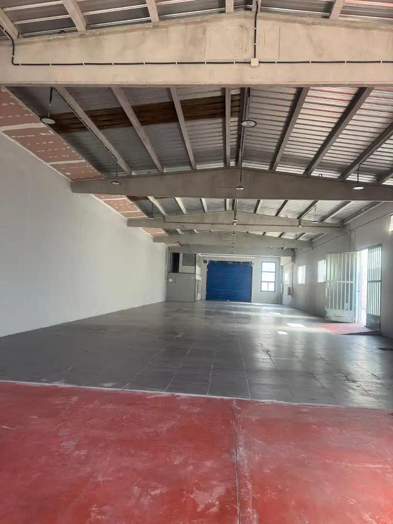 Nau industrial de lloguer en Tàrrega