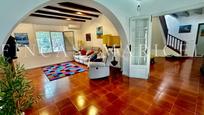 Sala d'estar de Casa o xalet en venda en Sitges amb Aire condicionat, Calefacció i Jardí privat