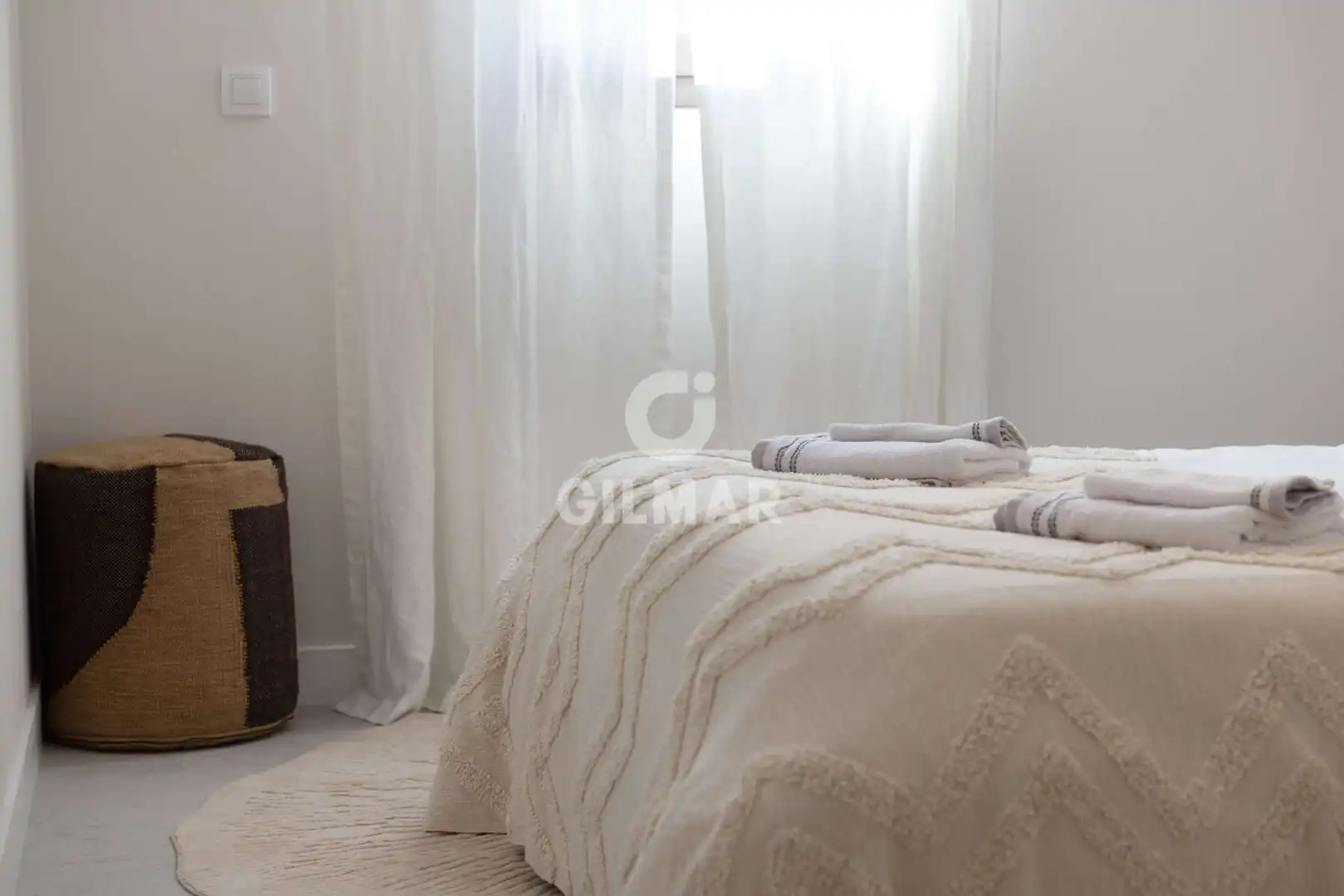 Habitación de Ático en venta en Estepona con Calefacción, Trastero y Piscina