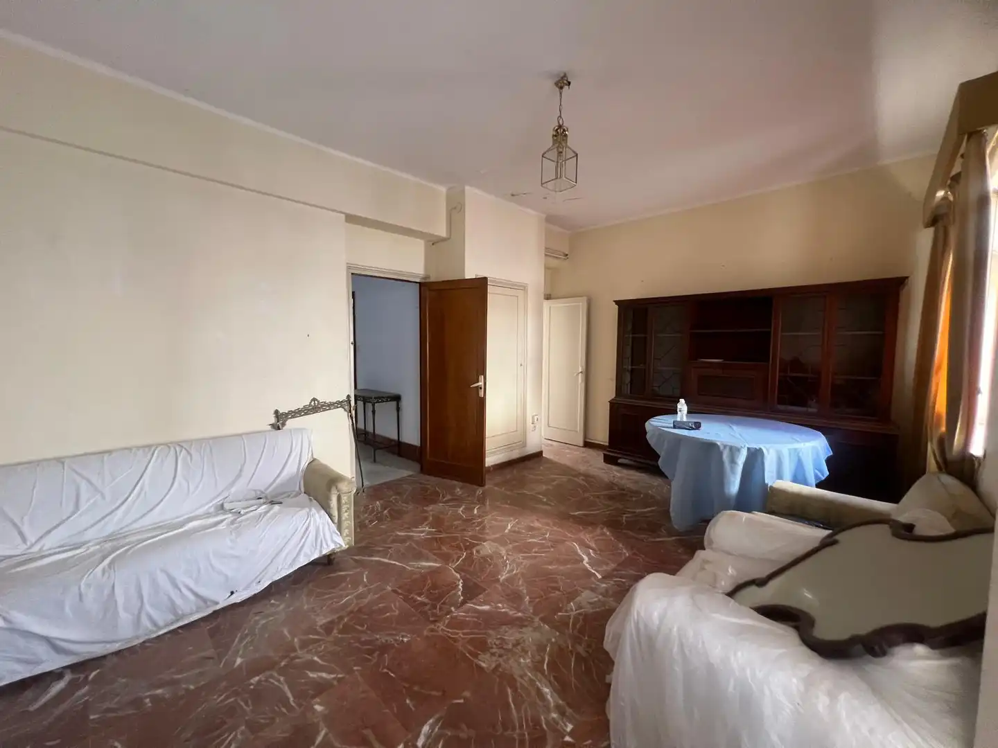 Casa con terraza en venta en Calle Arcos 1
