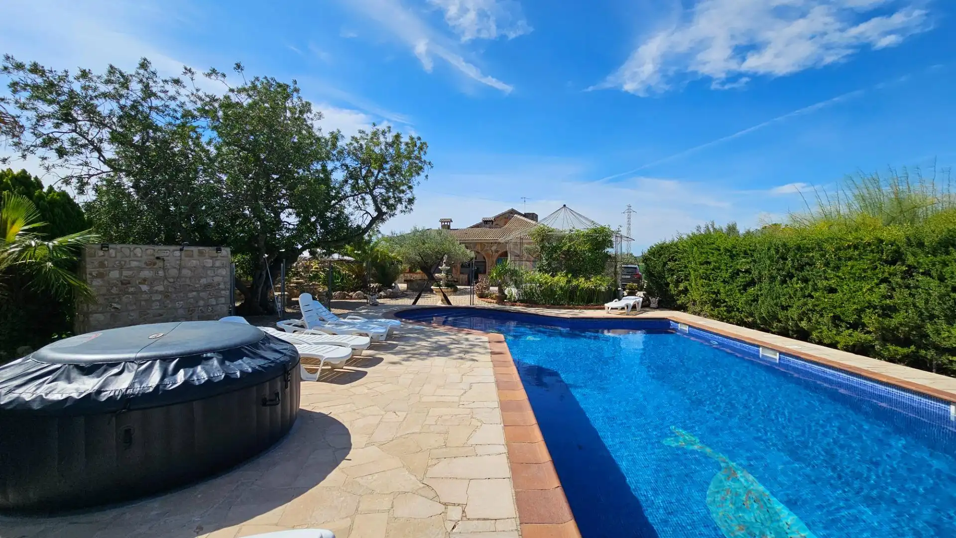 Piscina de Finca rústica en venda en Roques Daurades - L'Estany