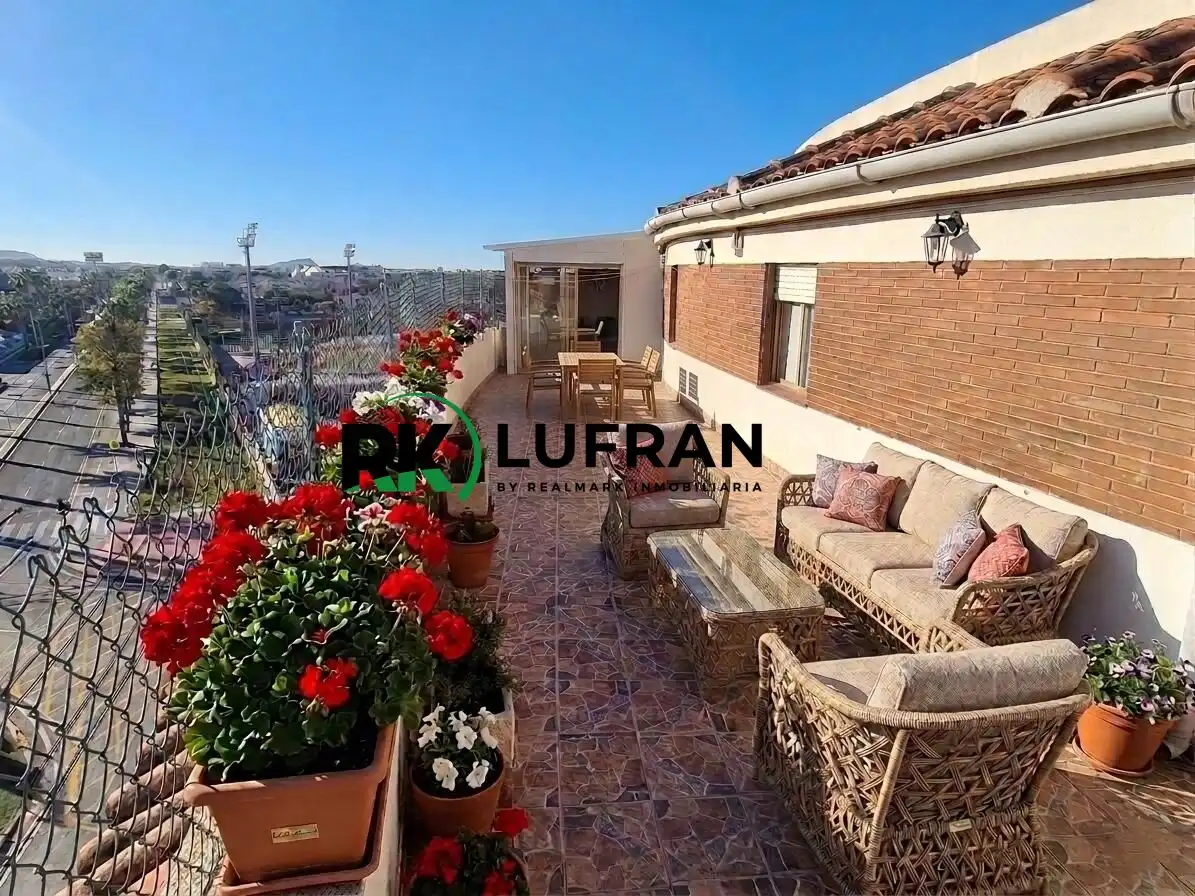 Terrasse von Dachboden zum Verkauf in Alicante / Alacant mit Terrasse