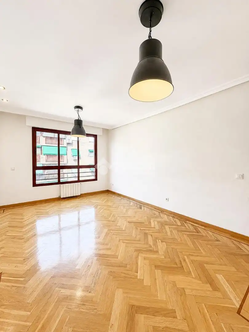 Bedroom of Flat for rent in Madrid  with Air Conditioner and Heating