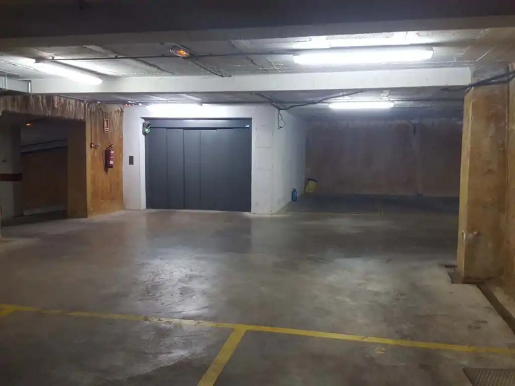 Aparcament en venda a Avenida Canàries
