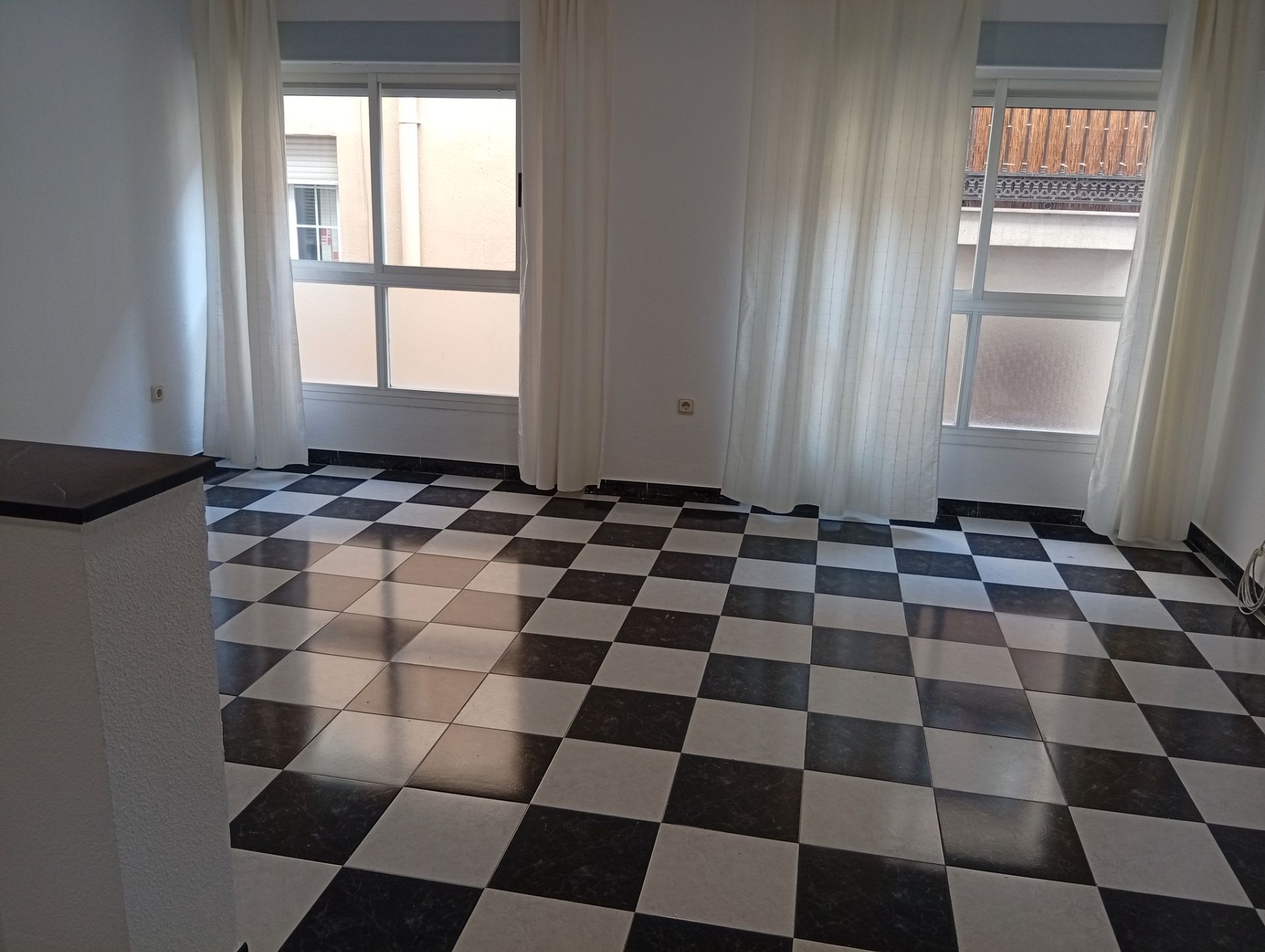 Dormitori de Pis de lloguer en  Granada Capital amb Forn, Rentadora i Es permeten mascotes