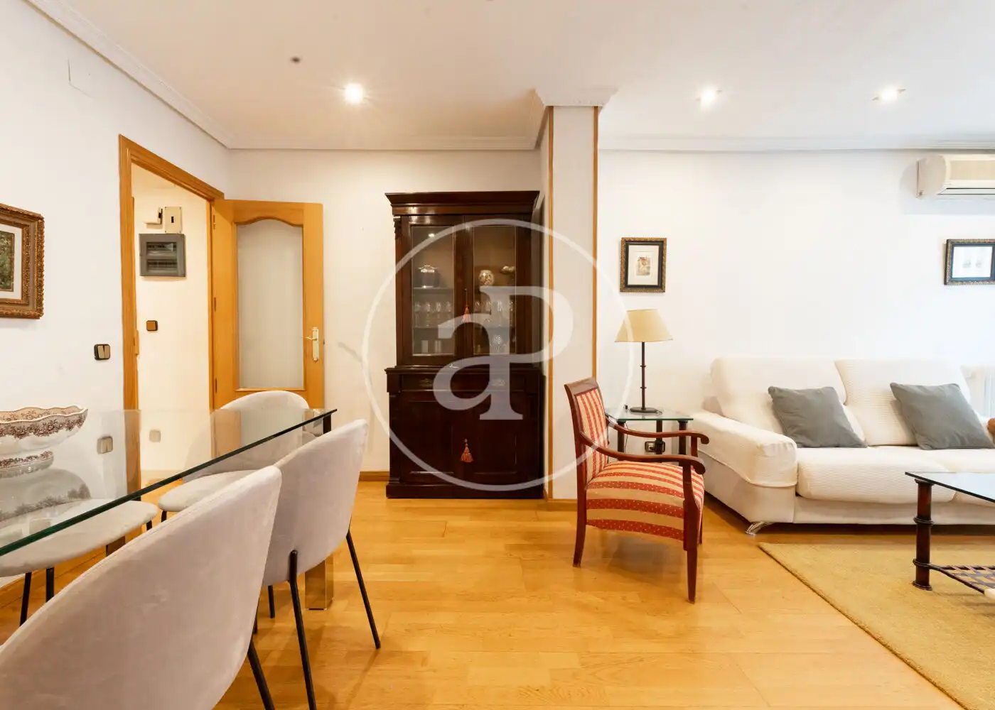 Flat for rent in Calle de María de Guzmán, Ríos Rosas - Nuevos Ministerios