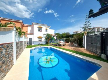 Villa avec piscine à vendre à Playa golf