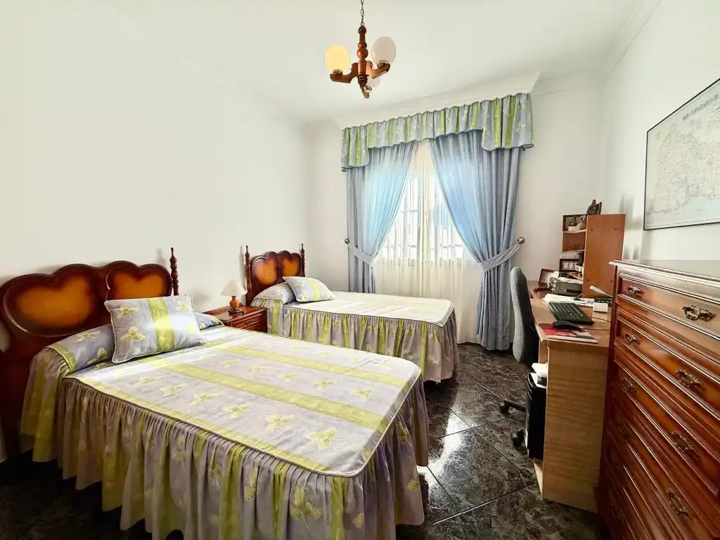 Dormitori de Casa o xalet en venda en Vélez-Málaga amb Aire condicionat i Terrassa