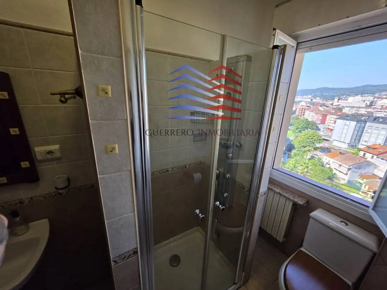 Badezimmer von Wohnung zur Miete in Ourense Capital  mit Heizung, Terrasse und Abstellraum