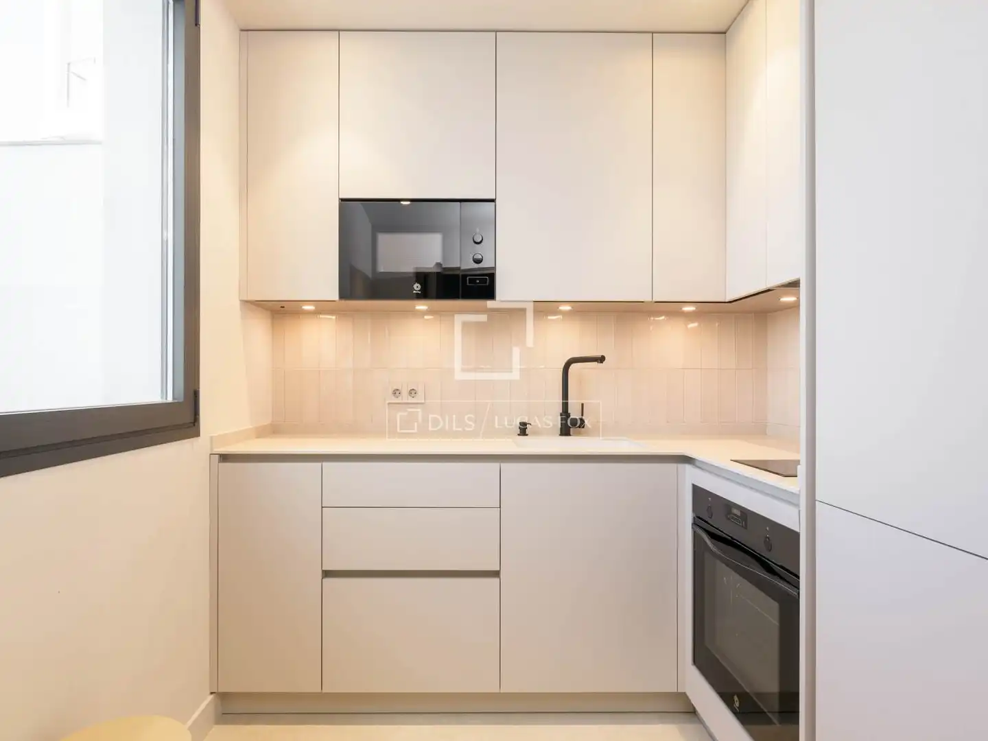 Cuina de Casa o xalet en venda en Málaga amb Aire condicionat, Jardí privat i Traster