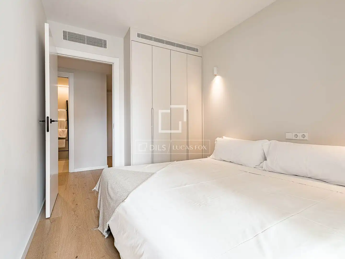 Habitación de Piso en venta en Barcelona con Aire acondicionado, Terraza y Balcón