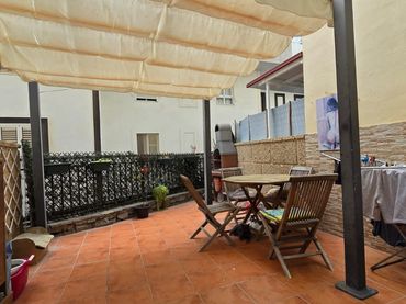 Duplex with pool for sale in Calle la Tosca 20