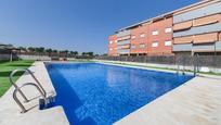 Schwimmbecken von Erdgeschoss zum verkauf in Coria del Río mit Klimaanlage, Terrasse und Balkon