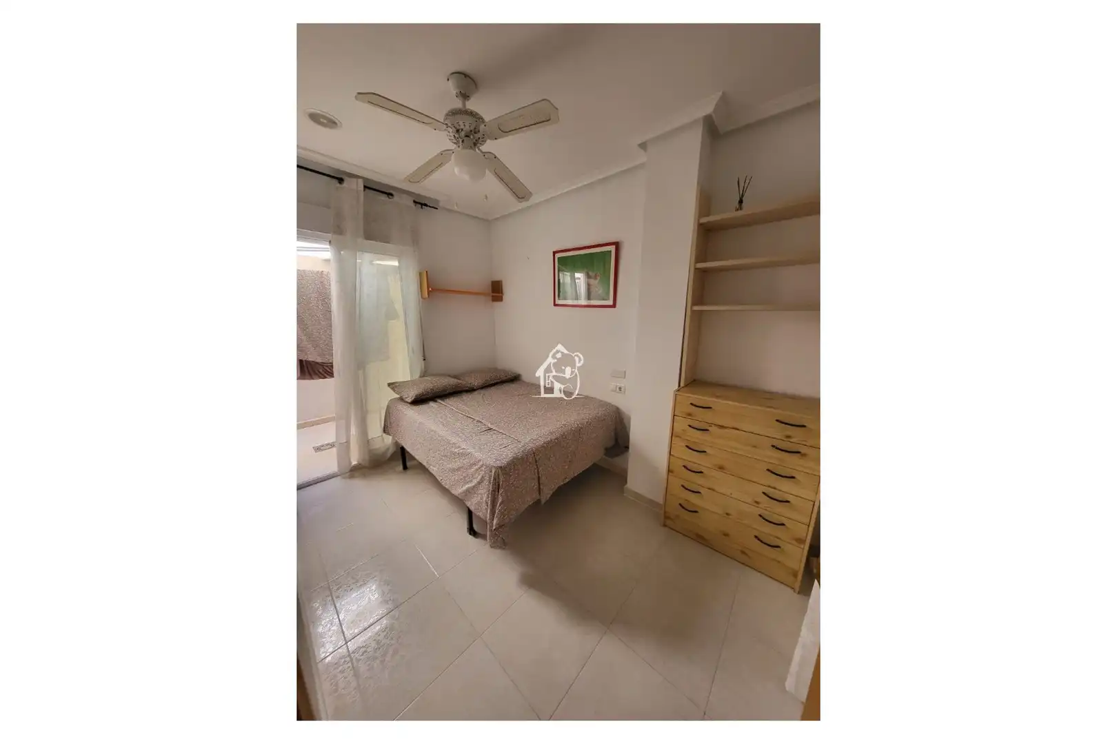 Dormitori de Apartament de lloguer en Torrevieja amb Aire condicionat, Terrassa i Moblat