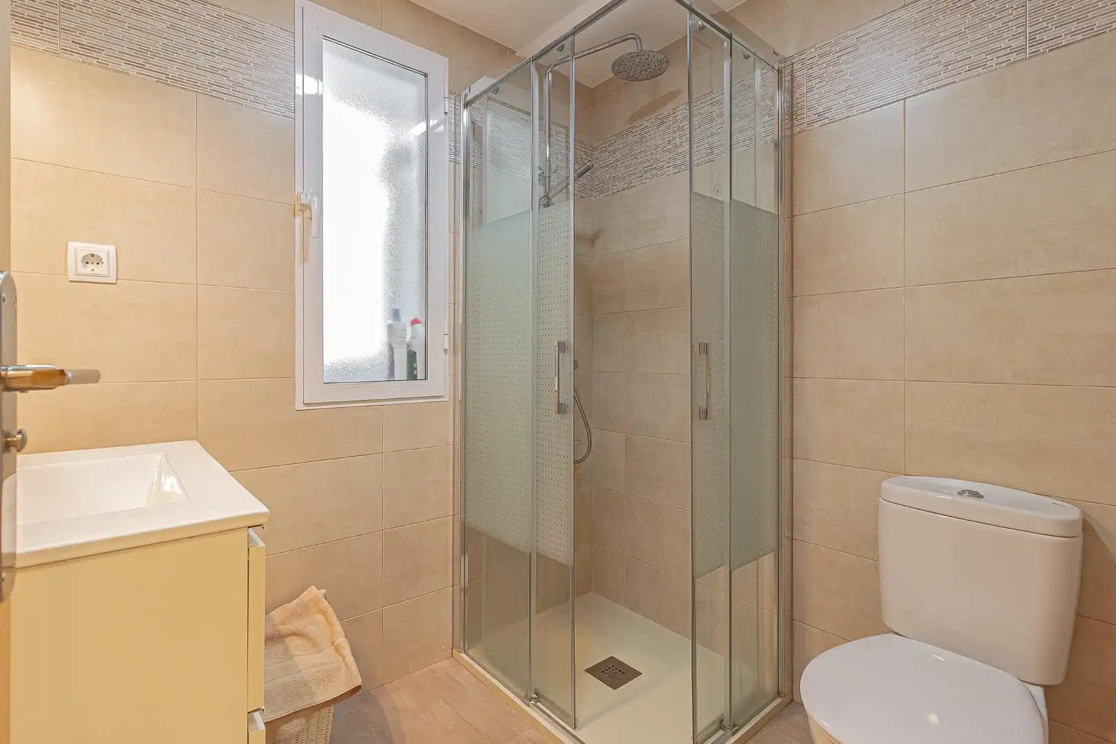Baño de Piso en venta en Cartagena con Aire acondicionado y Balcón