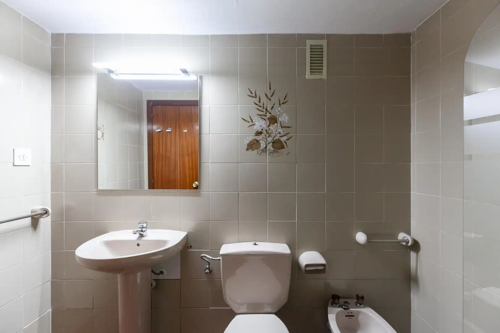 Bany de Apartament en venda en Salou amb Jardí privat, Moblat i Forn