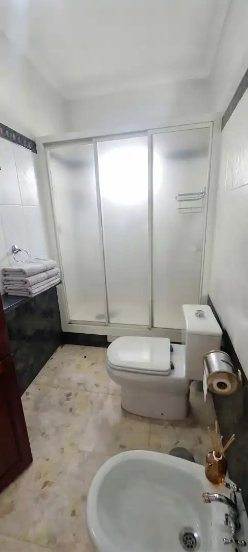 Badezimmer von Haus oder Chalet zum Verkauf in Sevilla mit Klimaanlage, Privatgarten und Terrasse