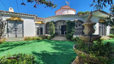 Chalet en venta Torrox costa con 4 dormitorios 2 linea de playa