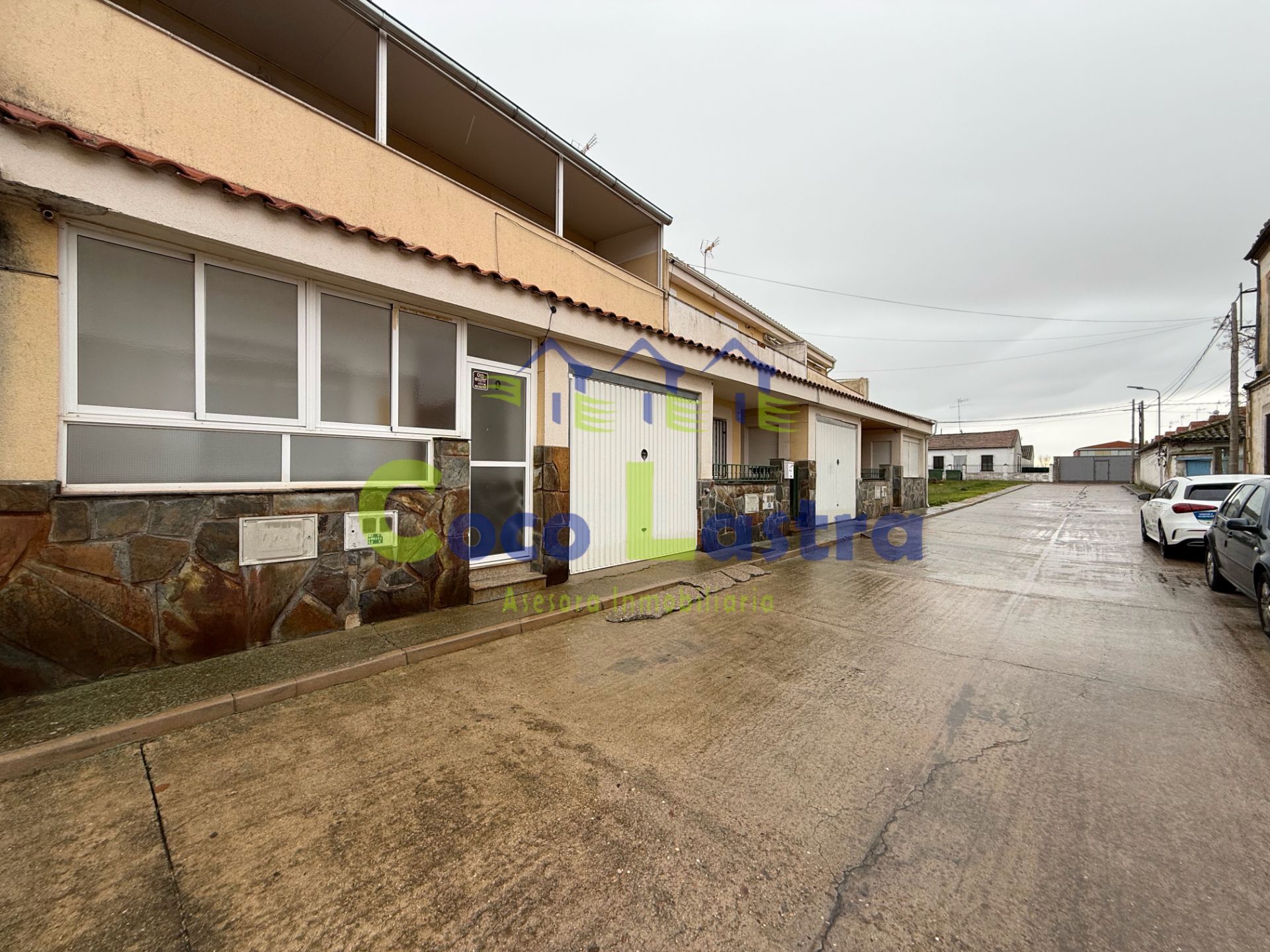 Vista exterior de Casa adosada en venda en Gomecello amb Terrassa