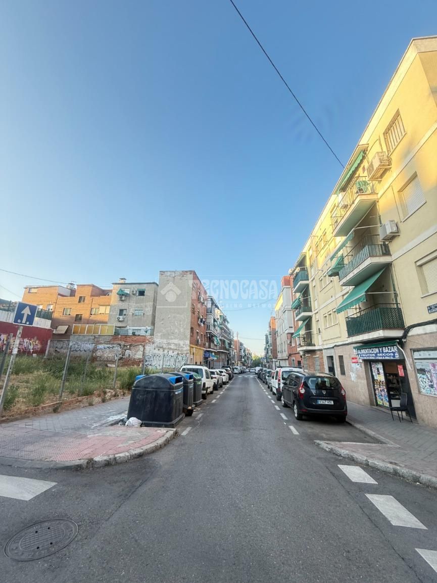 Exterior view of Flat for sale in  Madrid Capital  with Air Conditioner and Balcony