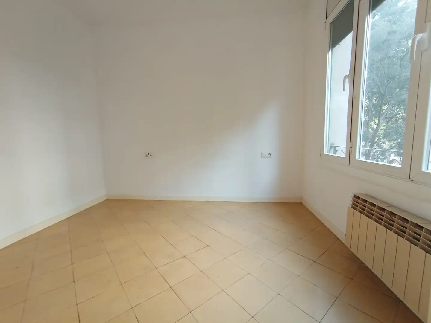 Piso en venta en Barcelona con Calefacción y Horno