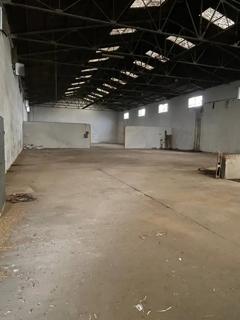 Industrial building for sale in Carretera Jarandilla 35, imagen 3
