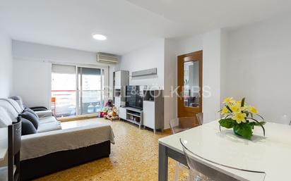 Exterior view of Apartment for sale in  Valencia Capital  with Air Conditioner and Balcony