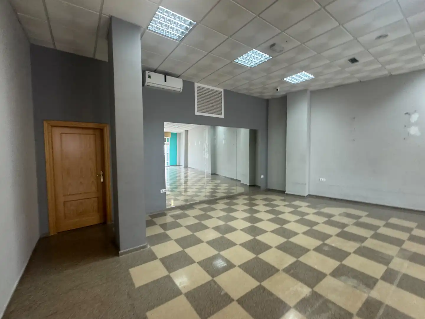 Commercial properties for sale in Maracena