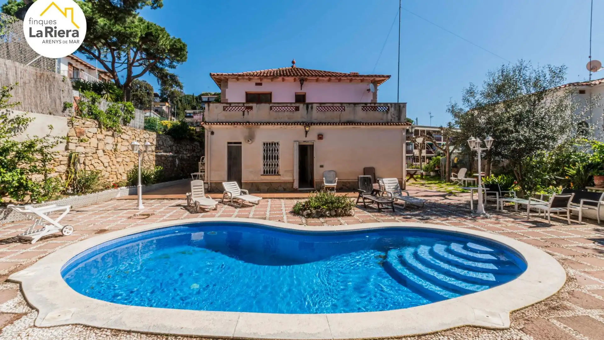 Vista exterior de Casa o chalet en venta en Arenys de Mar con Jardín privado, Piscina y Alarma