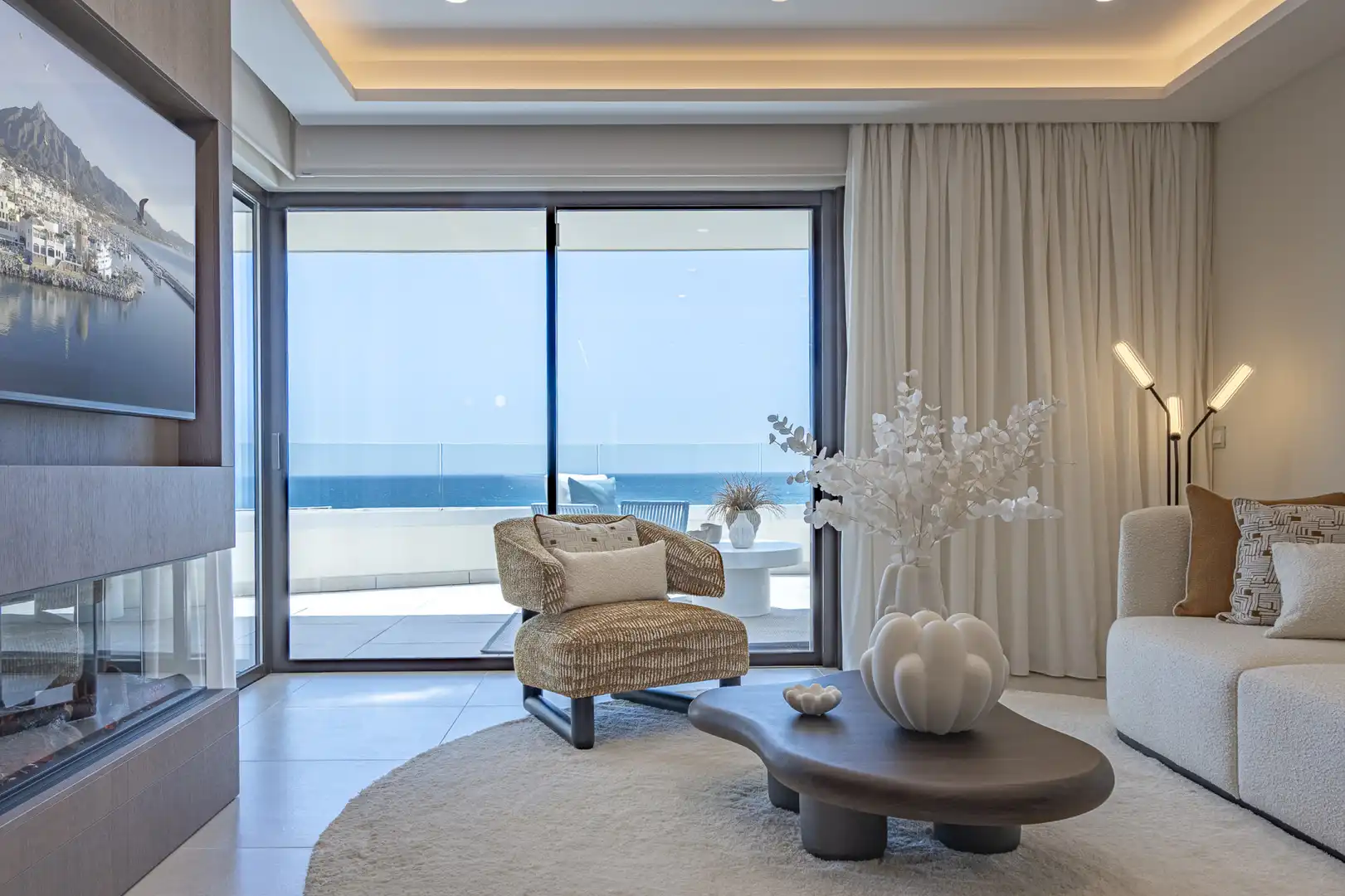 Sala d'estar de Apartament en venda en Estepona amb Aire condicionat, Terrassa i Traster