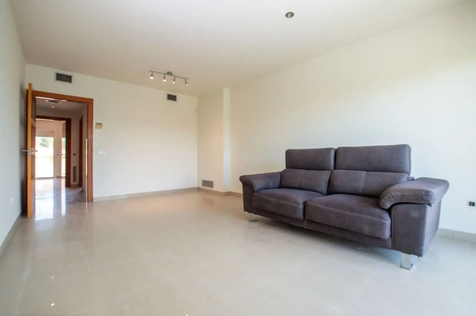 Living room of Flat for sale in Llagostera  with Air Conditioner, Terrace and Community pool