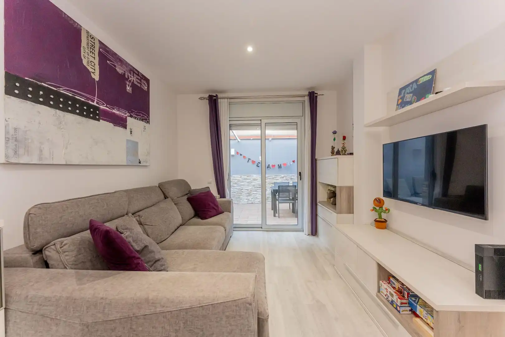 Sala d'estar de Pis en venda en Viladecans amb Calefacció, Parquet i Terrassa