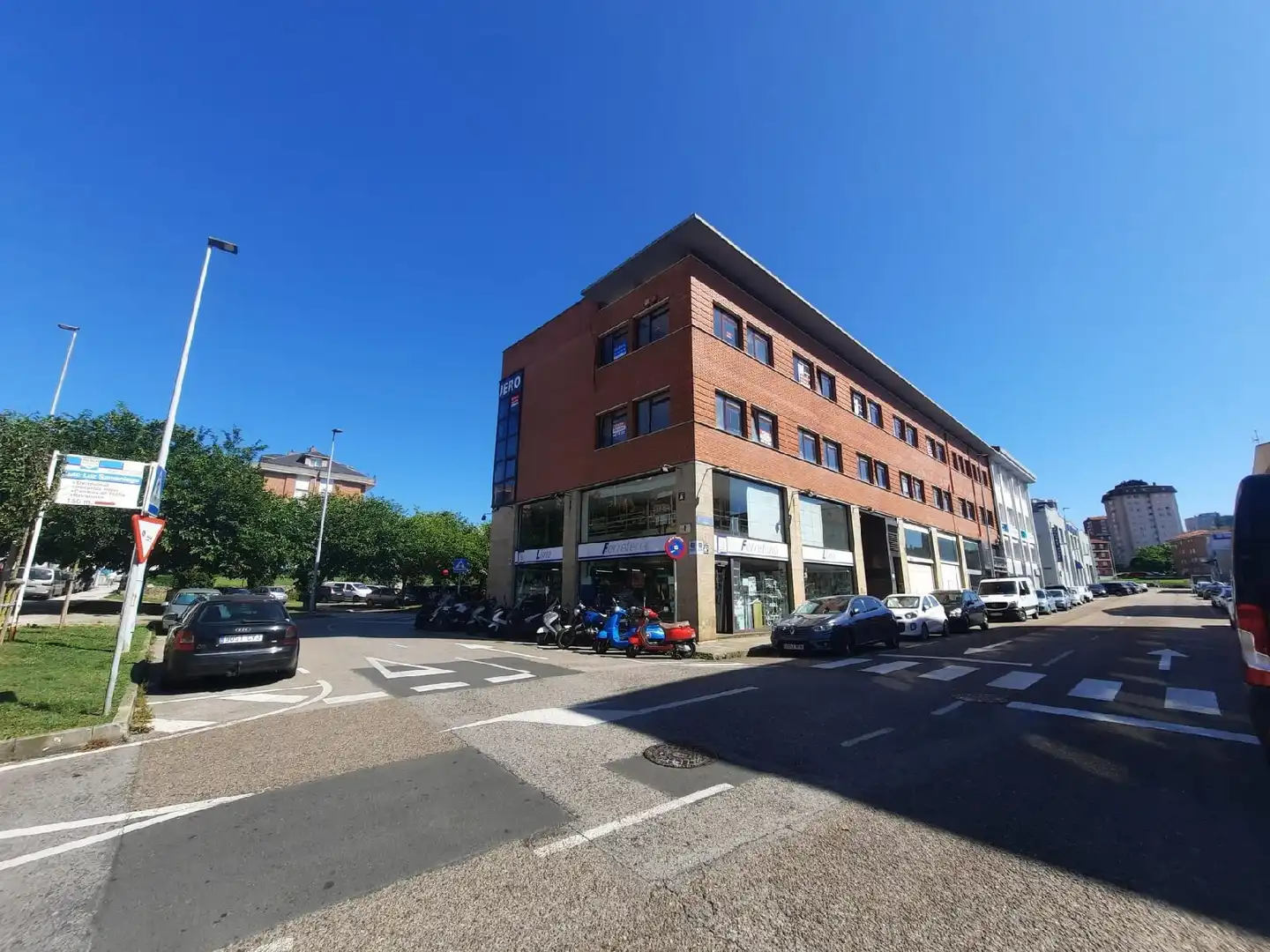 Local comercial en venta en Alisal - San Román