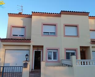 Vista exterior de Casa o xalet en venda en Benicarló amb Calefacció, Terrassa i Piscina comunitària