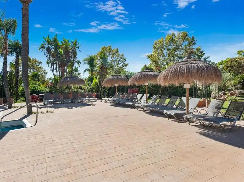 Piscina de Àtic de lloguer en Marbella amb Calefacció, Terrassa i Traster