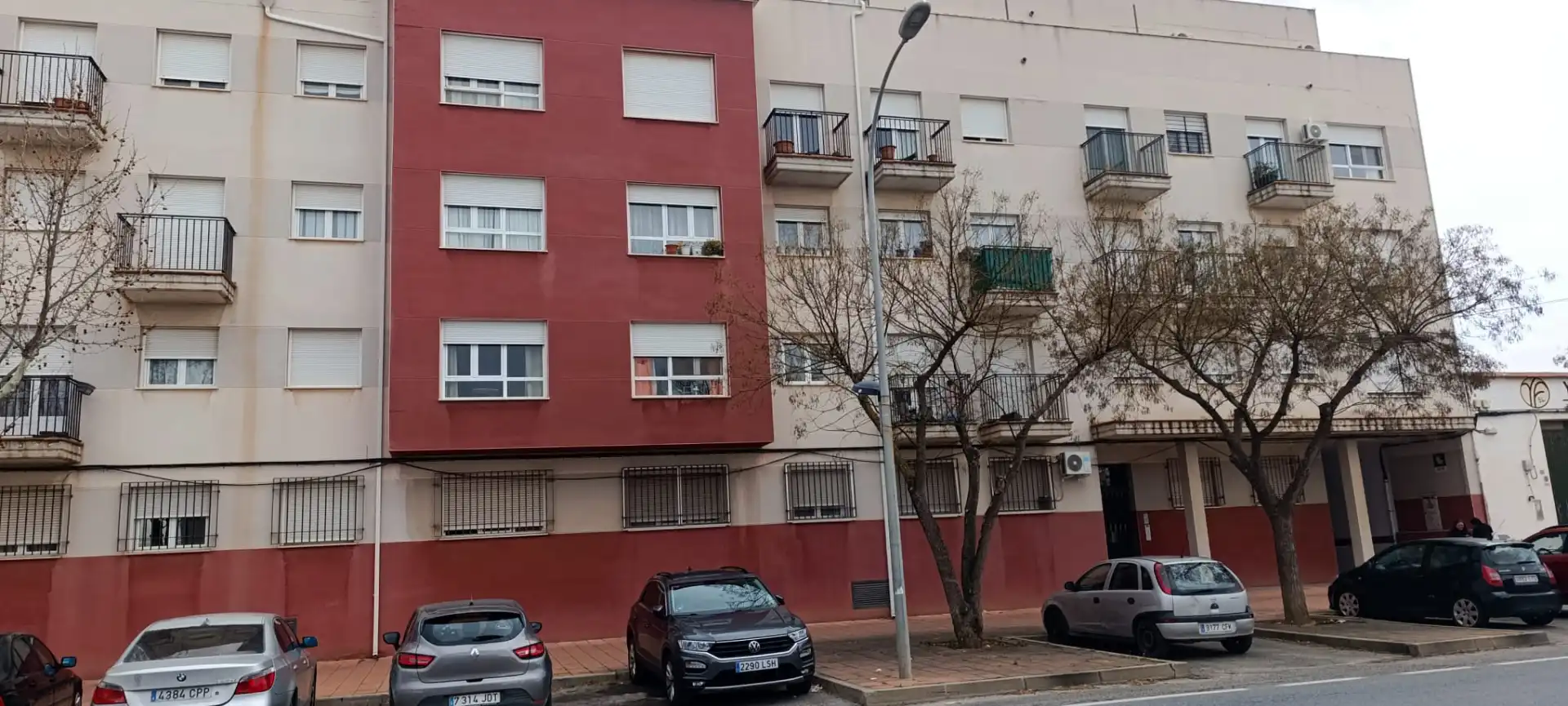 Vista exterior de Piso en venta en Pedro Muñoz con Calefacción, Trastero y Amueblado