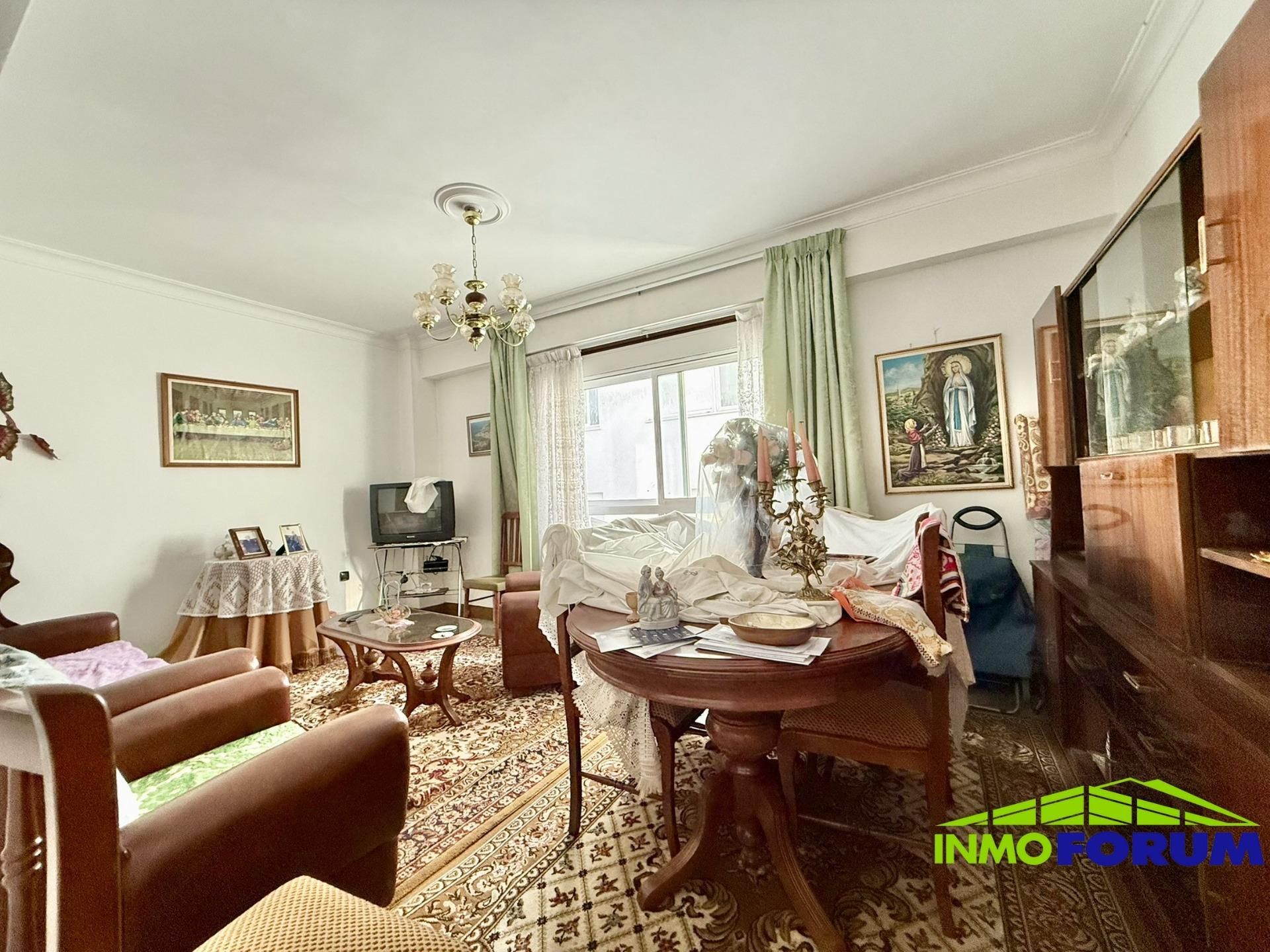 Sala d'estar de Pis en venda en A Coruña Capital  amb Traster